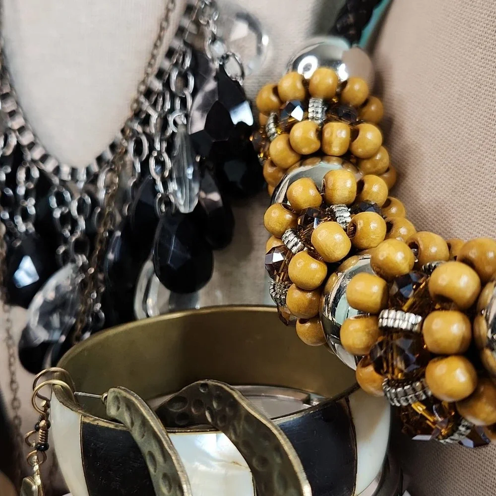 ****SOLD****Jewelry Lot 64. Vintage to Modern - Picture 10 of 16